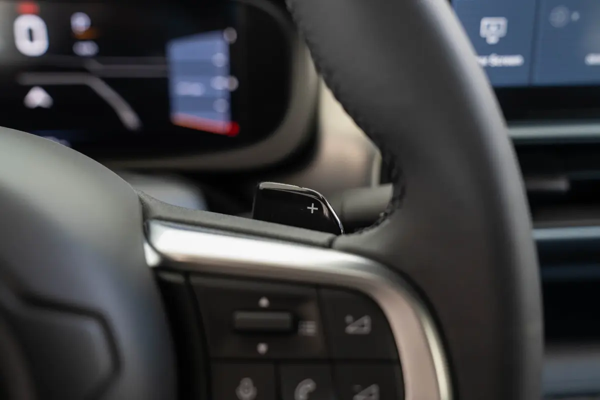 1.2 e-Hybrid Summit | Stoel & Stuurverwarming | Camera | Navigatie | Parkeersensoren | Apple Carplay & Android Auto |