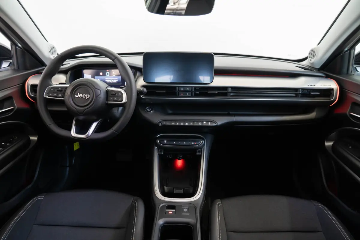 1.2 e-Hybrid Summit | Stoel & Stuurverwarming | Camera | Navigatie | Parkeersensoren | Apple Carplay & Android Auto |