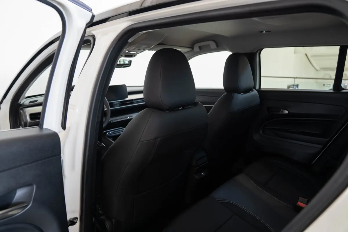 1.2 e-Hybrid Summit | Stoel & Stuurverwarming | Camera | Navigatie | Parkeersensoren | Apple Carplay & Android Auto |