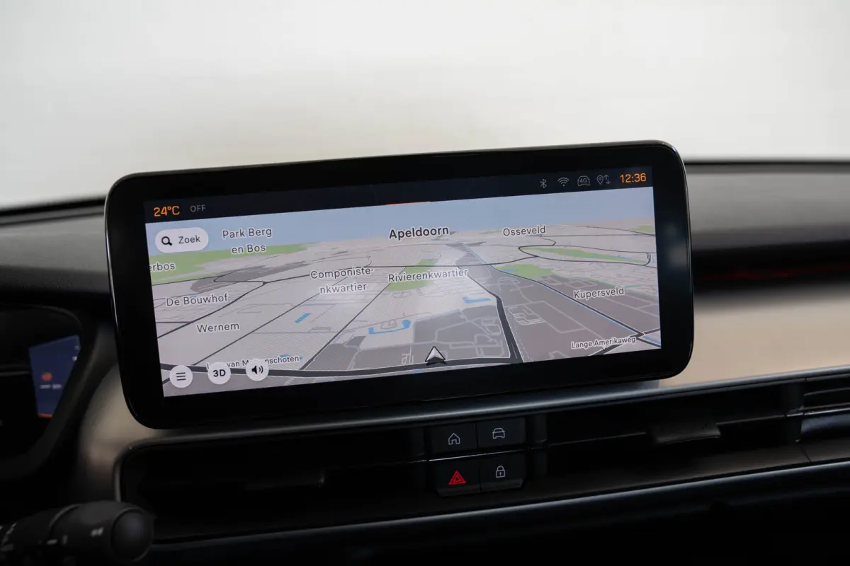1.2 e-Hybrid Summit | Stoel & Stuurverwarming | Camera | Navigatie | Parkeersensoren | Apple Carplay & Android Auto |