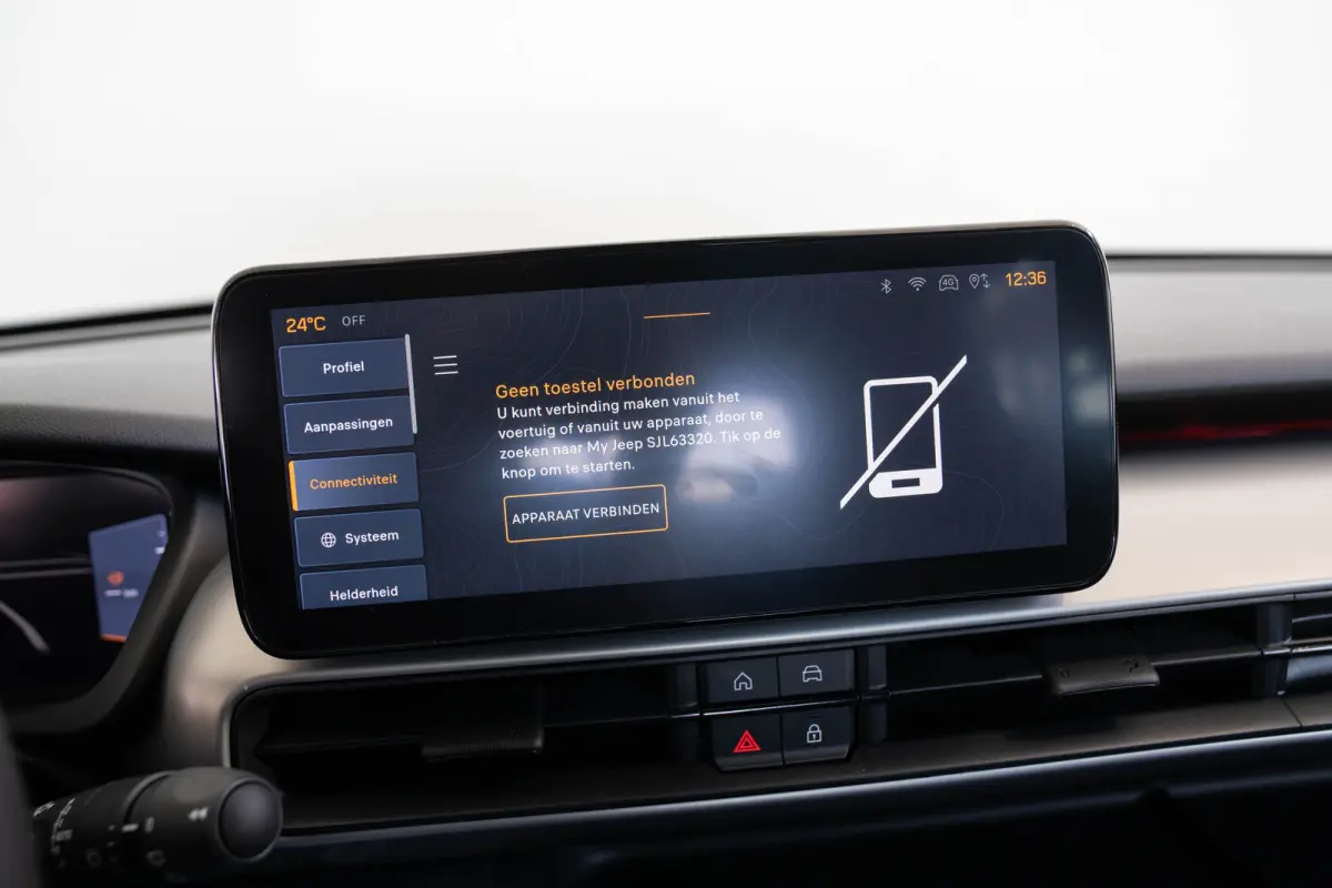 1.2 e-Hybrid Summit | Stoel & Stuurverwarming | Camera | Navigatie | Parkeersensoren | Apple Carplay & Android Auto |