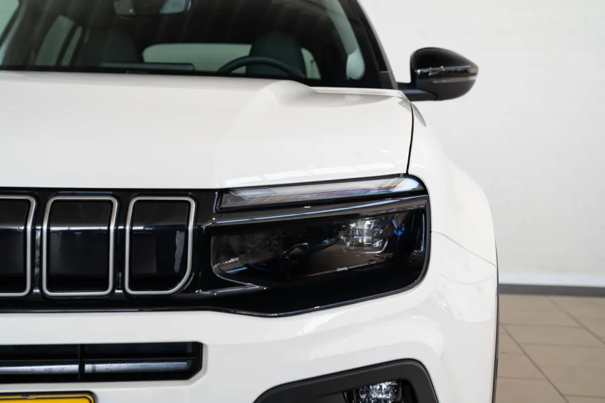 1.2 e-Hybrid Summit | Stoel & Stuurverwarming | Camera | Navigatie | Parkeersensoren | Apple Carplay & Android Auto |