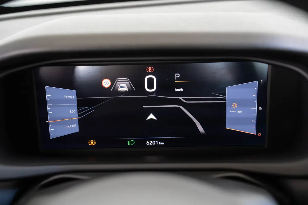 1.2 e-Hybrid Summit | Stoel & Stuurverwarming | Camera | Navigatie | Parkeersensoren | Apple Carplay & Android Auto |
