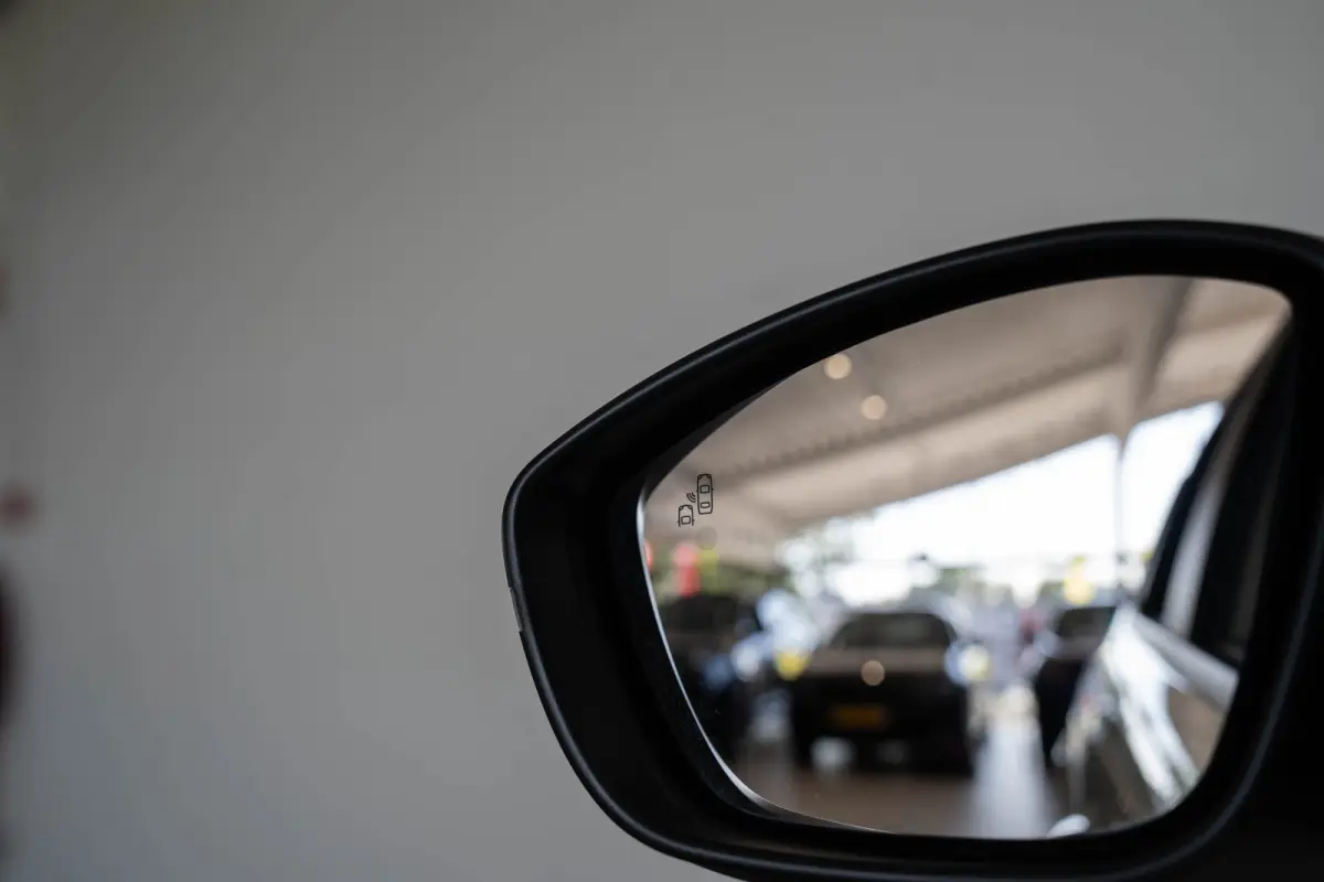 1.2 e-Hybrid Summit | Stoel & Stuurverwarming | Camera | Navigatie | Parkeersensoren | Apple Carplay & Android Auto |