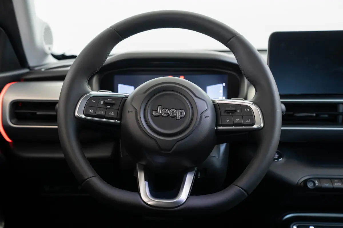1.2 e-Hybrid Summit | Stoel & Stuurverwarming | Camera | Navigatie | Parkeersensoren | Apple Carplay & Android Auto |