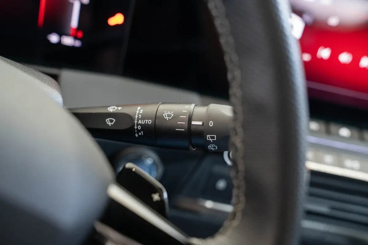 1.6 Turbo Plug-In Hybrid Ultimate | Schuif-Kanteldak | Head-Up | Stoel & Stuurverwarming | Camera | Climate Controle | Navigatie | Inductief laden |