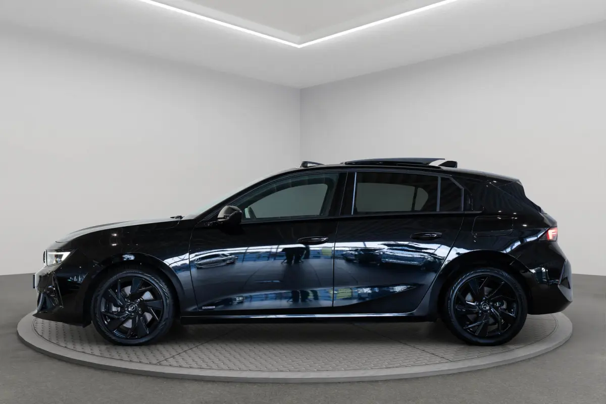 1.6 Turbo Plug-In Hybrid Ultimate | Schuif-Kanteldak | Head-Up | Stoel & Stuurverwarming | Camera | Climate Controle | Navigatie | Inductief laden |
