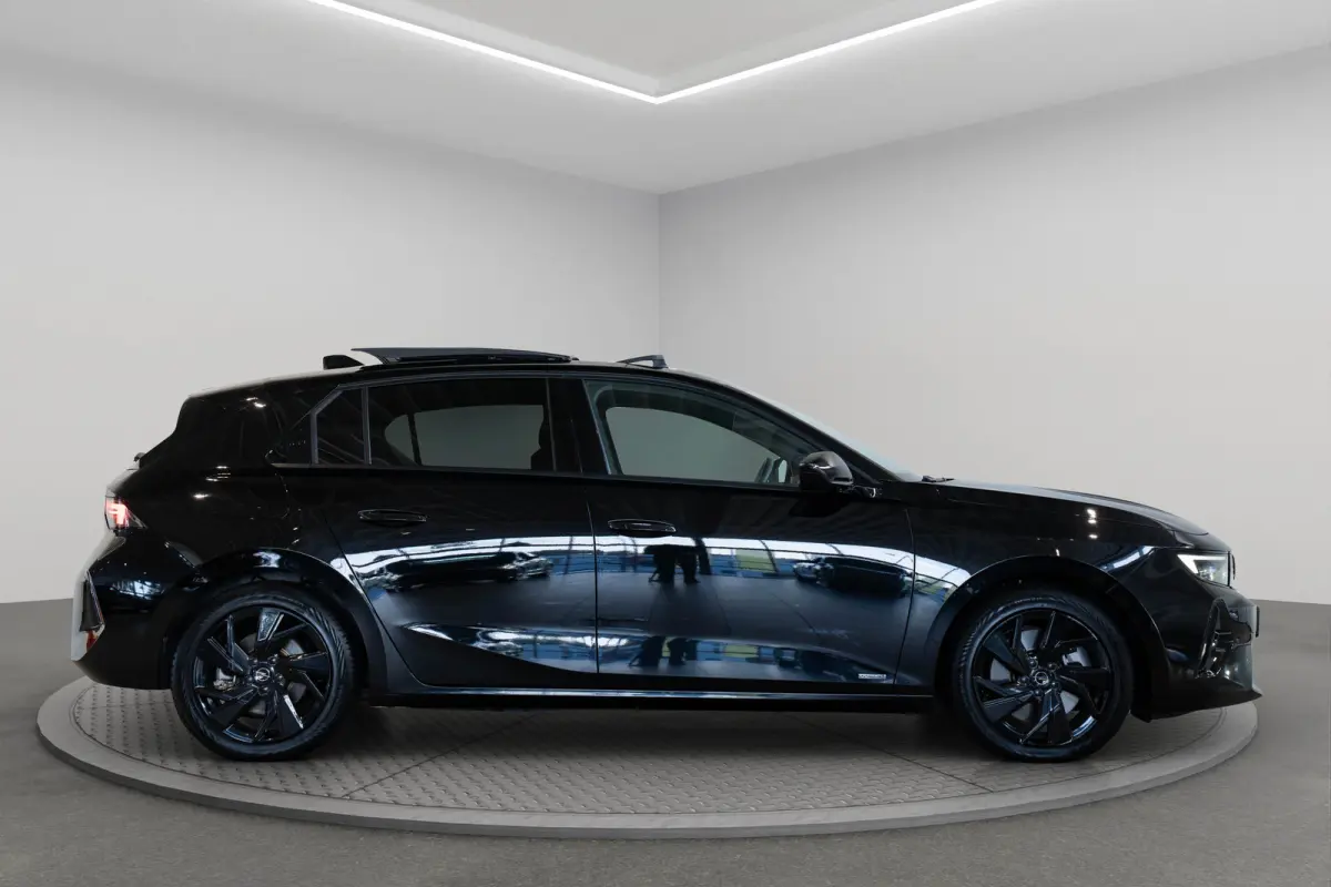1.6 Turbo Plug-In Hybrid Ultimate | Schuif-Kanteldak | Head-Up | Stoel & Stuurverwarming | Camera | Climate Controle | Navigatie | Inductief laden |