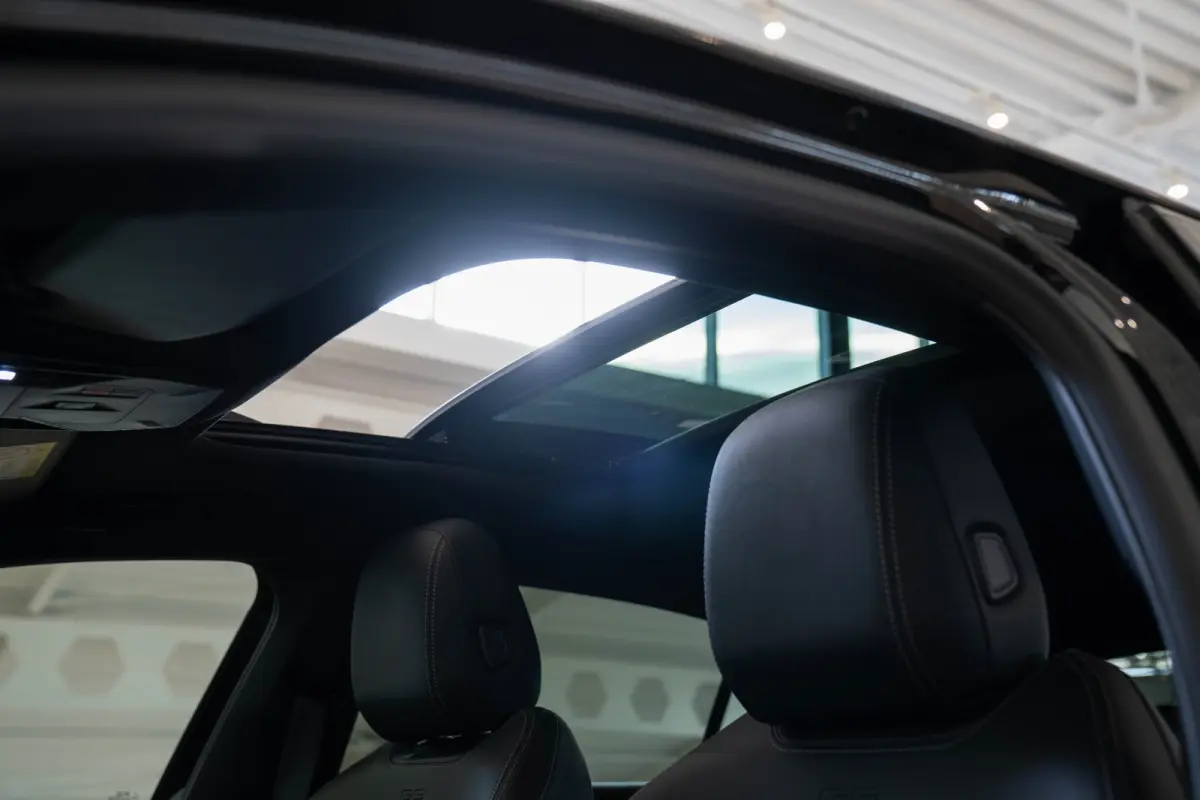 1.6 Turbo Plug-In Hybrid Ultimate | Schuif-Kanteldak | Head-Up | Stoel & Stuurverwarming | Camera | Climate Controle | Navigatie | Inductief laden |