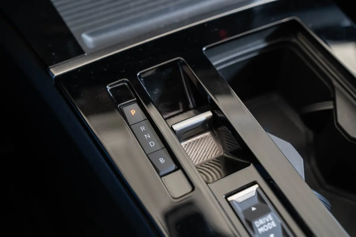 1.6 Turbo Plug-In Hybrid Ultimate | Schuif-Kanteldak | Head-Up | Stoel & Stuurverwarming | Camera | Climate Controle | Navigatie | Inductief laden |