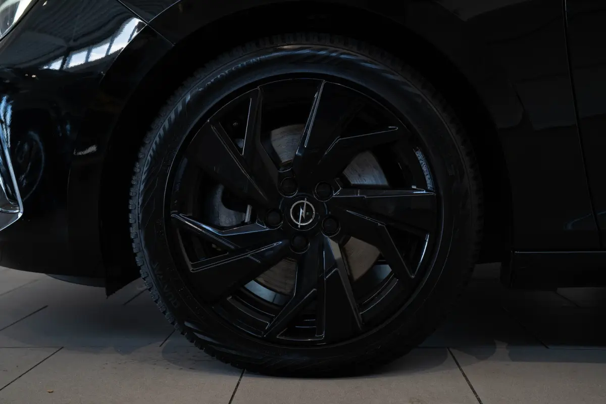 1.6 Turbo Plug-In Hybrid Ultimate | Schuif-Kanteldak | Head-Up | Stoel & Stuurverwarming | Camera | Climate Controle | Navigatie | Inductief laden |