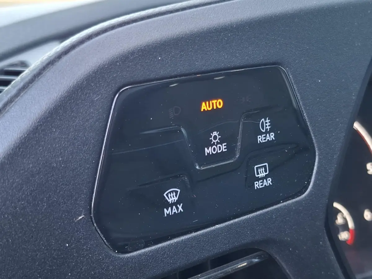 2.0 TDI Trend AIRCO / CRUISE CONTROLE / N.A.P / TREKHAAK / EURO 6