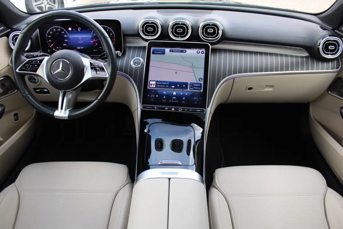 200 AUT9 Luxury Line PANORAMADAK LEDER MEMORY BURMESTER KEY-LESS GO 360-CAMERA