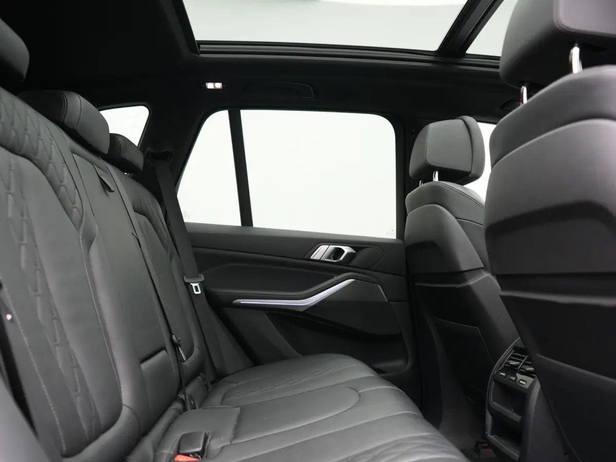 xDrive45e High Executive PHEV 395pk Dealer O.H. | Active Steering | Trekhaak Af Fabriek | Panodak | Luchtvering | Head Up | Adaptive Cruise | 360 Camera | Laser LED | Nappa Lederen Comfortst