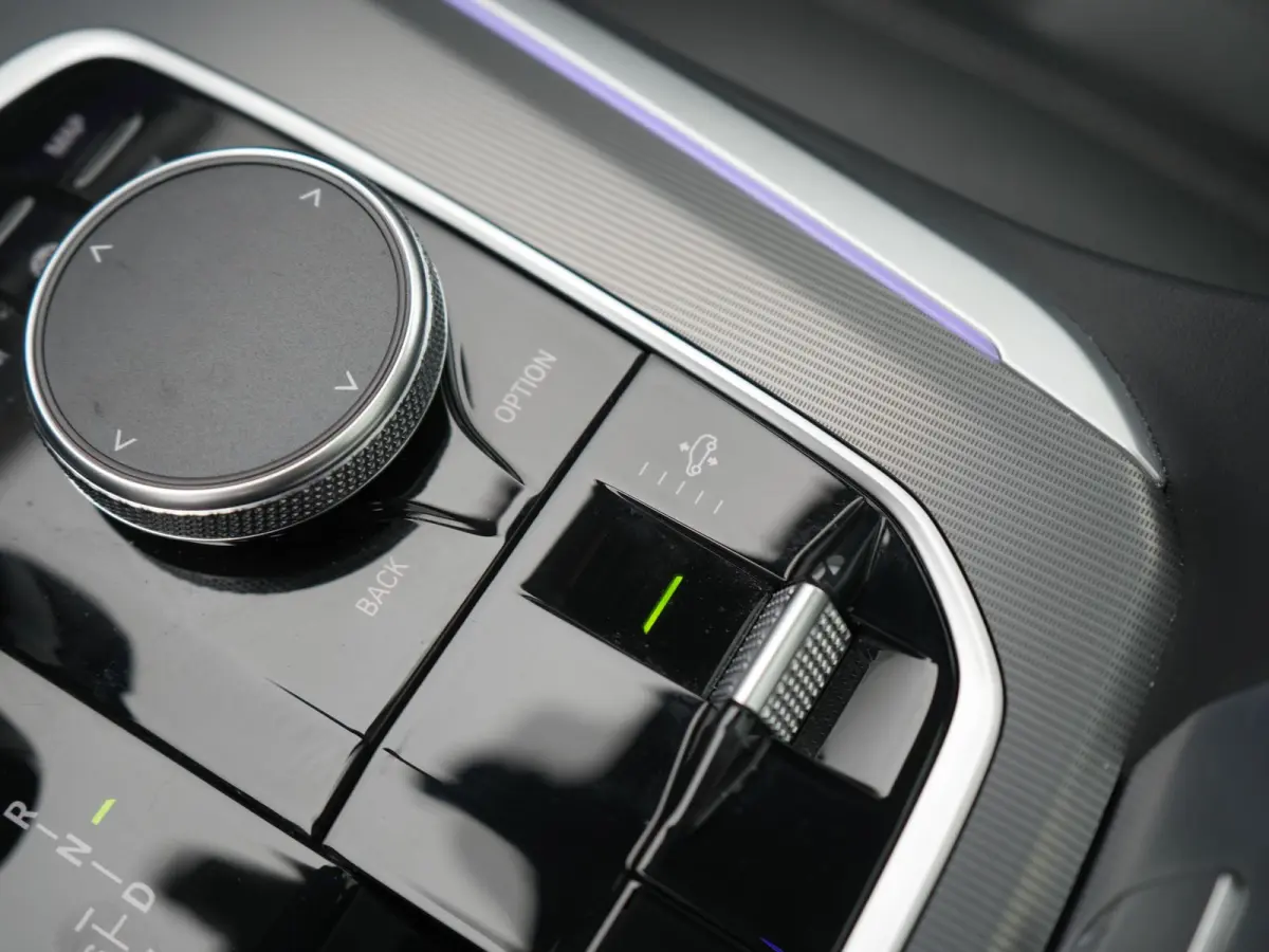 xDrive45e High Executive PHEV 395pk Dealer O.H. | Active Steering | Trekhaak Af Fabriek | Panodak | Luchtvering | Head Up | Adaptive Cruise | 360 Camera | Laser LED | Nappa Lederen Comfortst