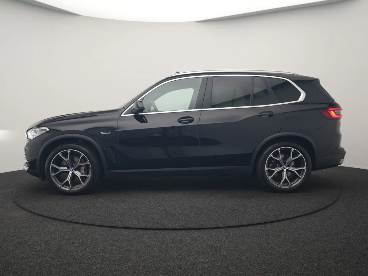 xDrive45e High Executive PHEV 395pk Dealer O.H. | Active Steering | Trekhaak Af Fabriek | Panodak | Luchtvering | Head Up | Adaptive Cruise | 360 Camera | Laser LED | Nappa Lederen Comfortst