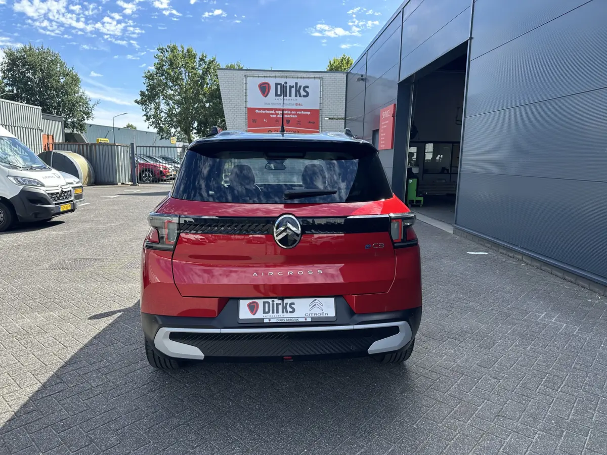Max 113pk Comfort Range 44 kWh (Camera - Parkeersensoren V+A - LED - Automatische Airco - Navigatie - Apple Carplay - Two Tone))
