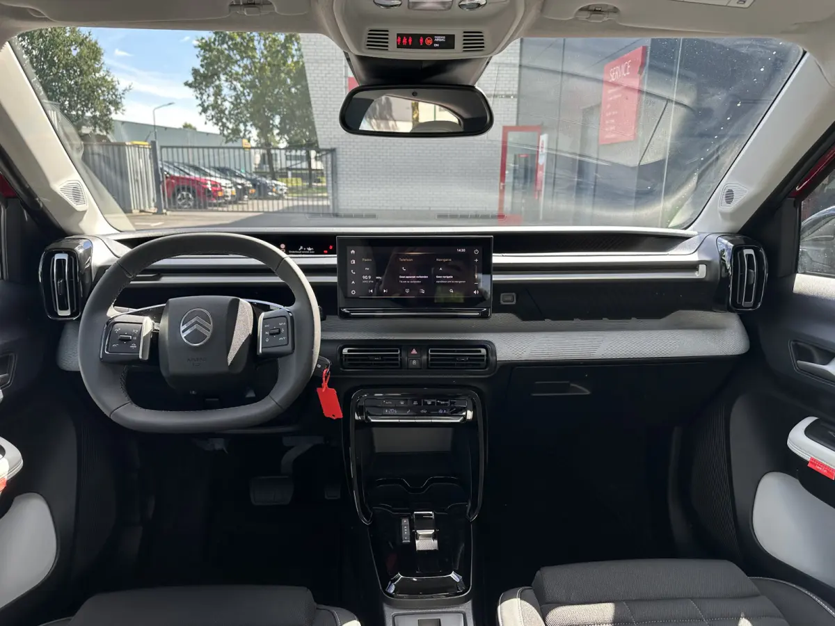 Max 113pk Comfort Range 44 kWh (Camera - Parkeersensoren V+A - LED - Automatische Airco - Navigatie - Apple Carplay - Two Tone))