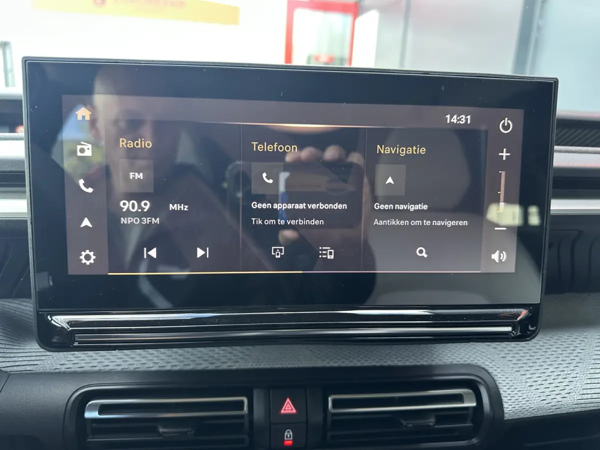 Max 113pk Comfort Range 44 kWh (Camera - Parkeersensoren V+A - LED - Automatische Airco - Navigatie - Apple Carplay - Two Tone))