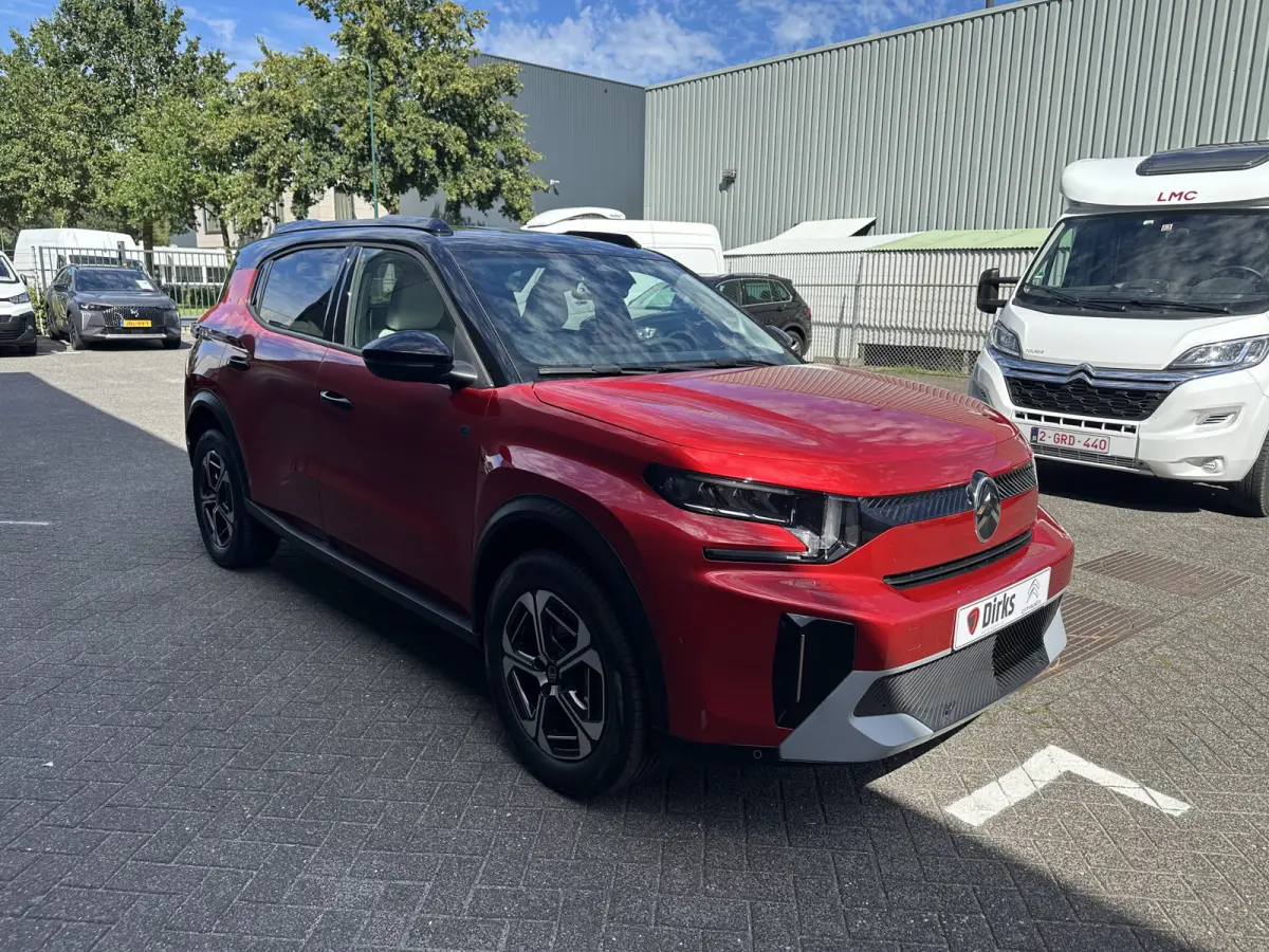 Max 113pk Comfort Range 44 kWh (Camera - Parkeersensoren V+A - LED - Automatische Airco - Navigatie - Apple Carplay - Two Tone))