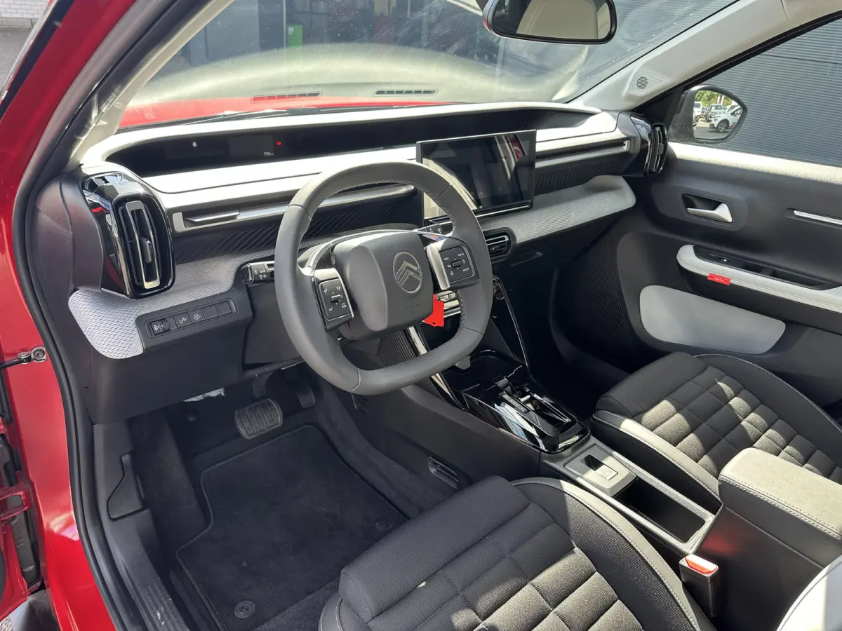 Max 113pk Comfort Range 44 kWh (Camera - Parkeersensoren V+A - LED - Automatische Airco - Navigatie - Apple Carplay - Two Tone))