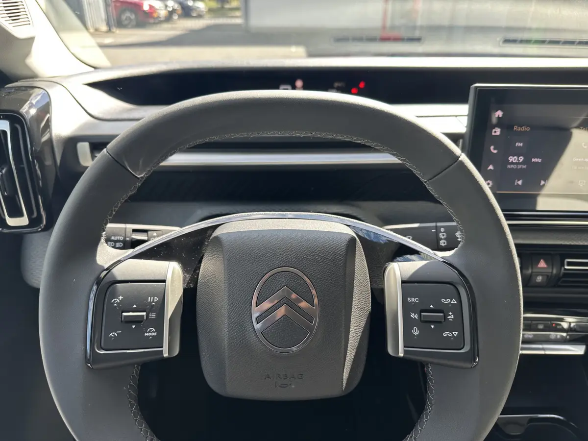 Max 113pk Comfort Range 44 kWh (Camera - Parkeersensoren V+A - LED - Automatische Airco - Navigatie - Apple Carplay - Two Tone))