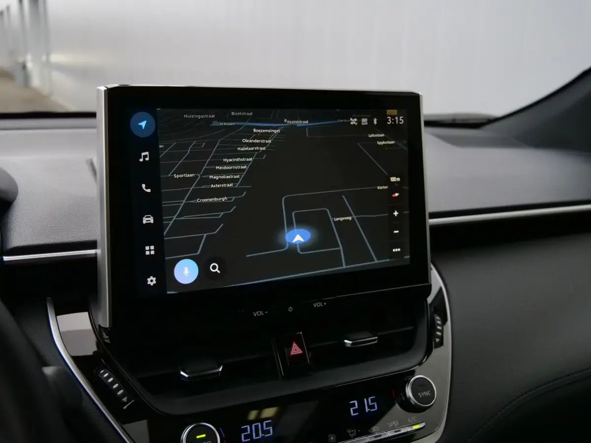 1.8 High Power Hybrid Style 140 Pk Automaat Navigatie / DAB / Leer / Pano-dak / Apple Carplay