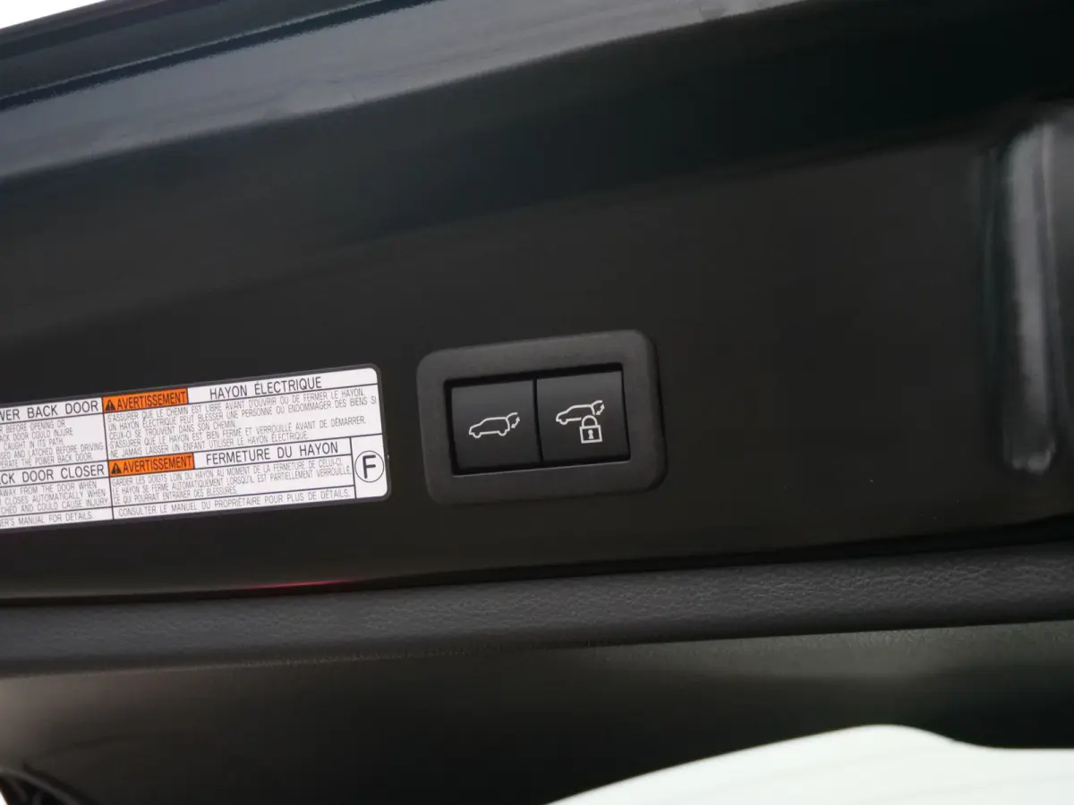 1.8 High Power Hybrid Style 140 Pk Automaat Navigatie / DAB / Leer / Pano-dak / Apple Carplay