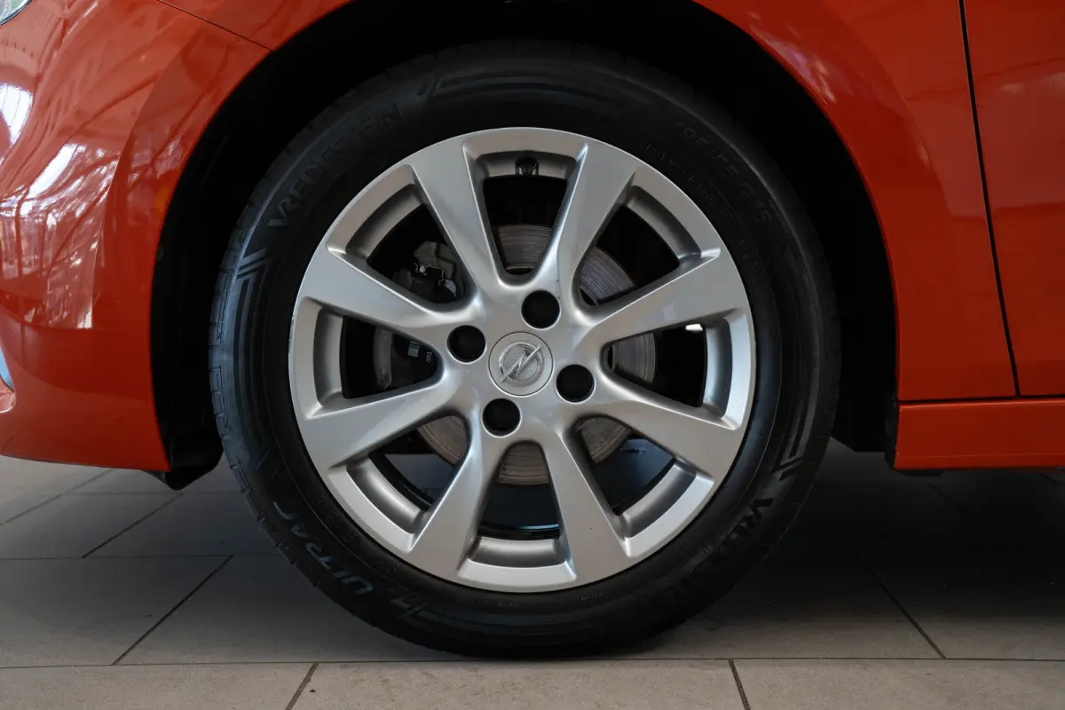 1.2 Edition | Camera | Parkeersensoren | Apple Carplay & Android Auto | Lichtmetalen velgen | Airco | Cruise Controle |