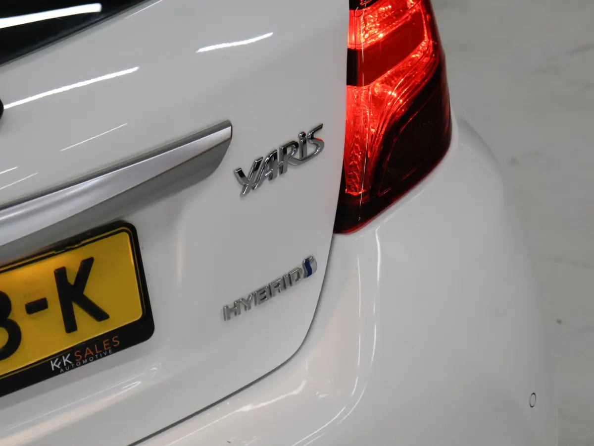 1.5 Hybrid Trend [CRUISE CONTROL, ACHTERUITRIJCAMERA, PDC V+A, NAVIGATIE, CLIMATE CONTROL, LEDERENSTUUR, BLUETOOTH, LED, NIEUWSTAAT]