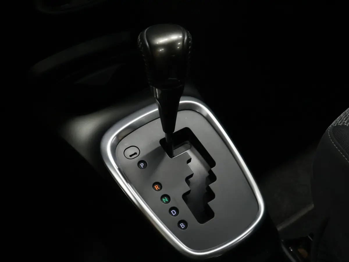 1.5 Hybrid Trend [CRUISE CONTROL, ACHTERUITRIJCAMERA, PDC V+A, NAVIGATIE, CLIMATE CONTROL, LEDERENSTUUR, BLUETOOTH, LED, NIEUWSTAAT]