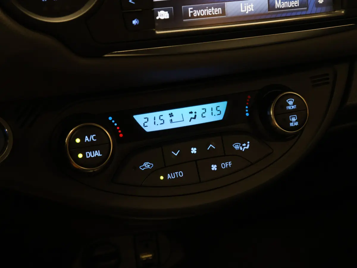 1.5 Hybrid Trend [CRUISE CONTROL, ACHTERUITRIJCAMERA, PDC V+A, NAVIGATIE, CLIMATE CONTROL, LEDERENSTUUR, BLUETOOTH, LED, NIEUWSTAAT]