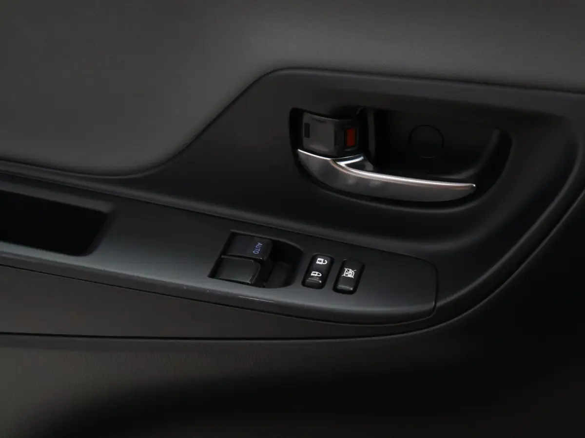 1.5 Hybrid Trend [CRUISE CONTROL, ACHTERUITRIJCAMERA, PDC V+A, NAVIGATIE, CLIMATE CONTROL, LEDERENSTUUR, BLUETOOTH, LED, NIEUWSTAAT]