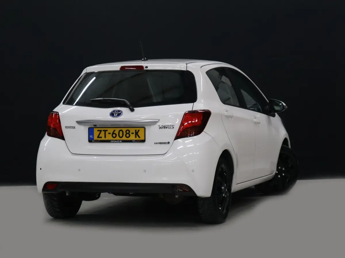 1.5 Hybrid Trend [CRUISE CONTROL, ACHTERUITRIJCAMERA, PDC V+A, NAVIGATIE, CLIMATE CONTROL, LEDERENSTUUR, BLUETOOTH, LED, NIEUWSTAAT]