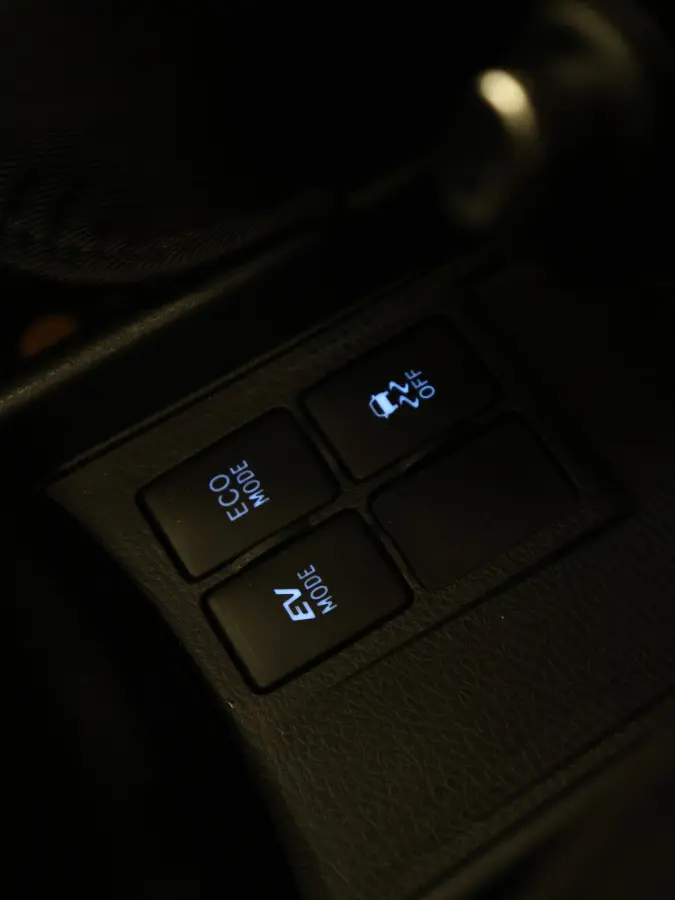 1.5 Hybrid Trend [CRUISE CONTROL, ACHTERUITRIJCAMERA, PDC V+A, NAVIGATIE, CLIMATE CONTROL, LEDERENSTUUR, BLUETOOTH, LED, NIEUWSTAAT]