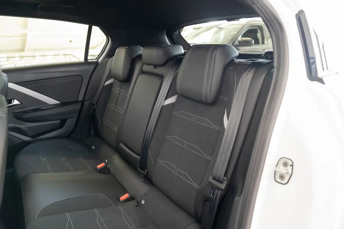1.2 Turbo Hybrid GS | Tot 8 Jaar Garantie | Schuif-Kanteldak | Alcantara | Head-Up | Keyless | Matrix LED | Stoel & Stuurverwarming |