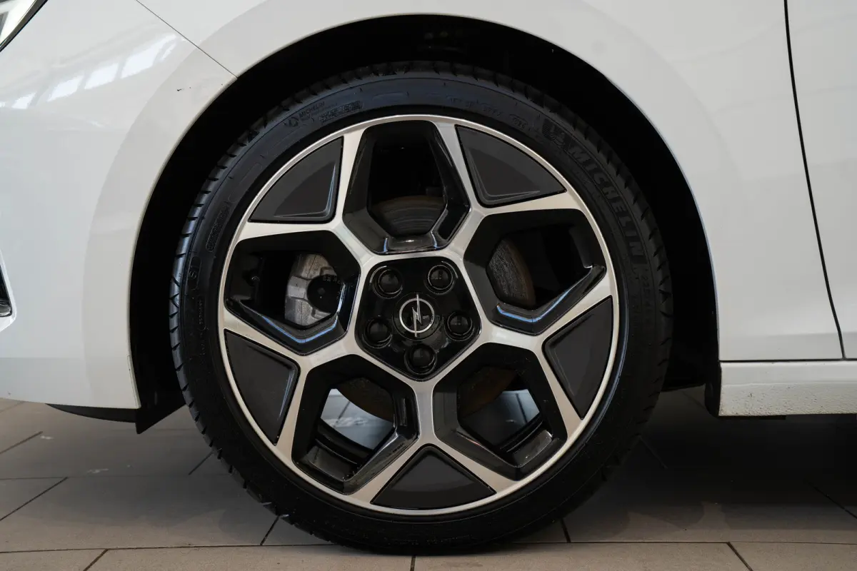 1.2 Turbo Hybrid GS | Tot 8 Jaar Garantie | Schuif-Kanteldak | Alcantara | Head-Up | Keyless | Matrix LED | Stoel & Stuurverwarming |