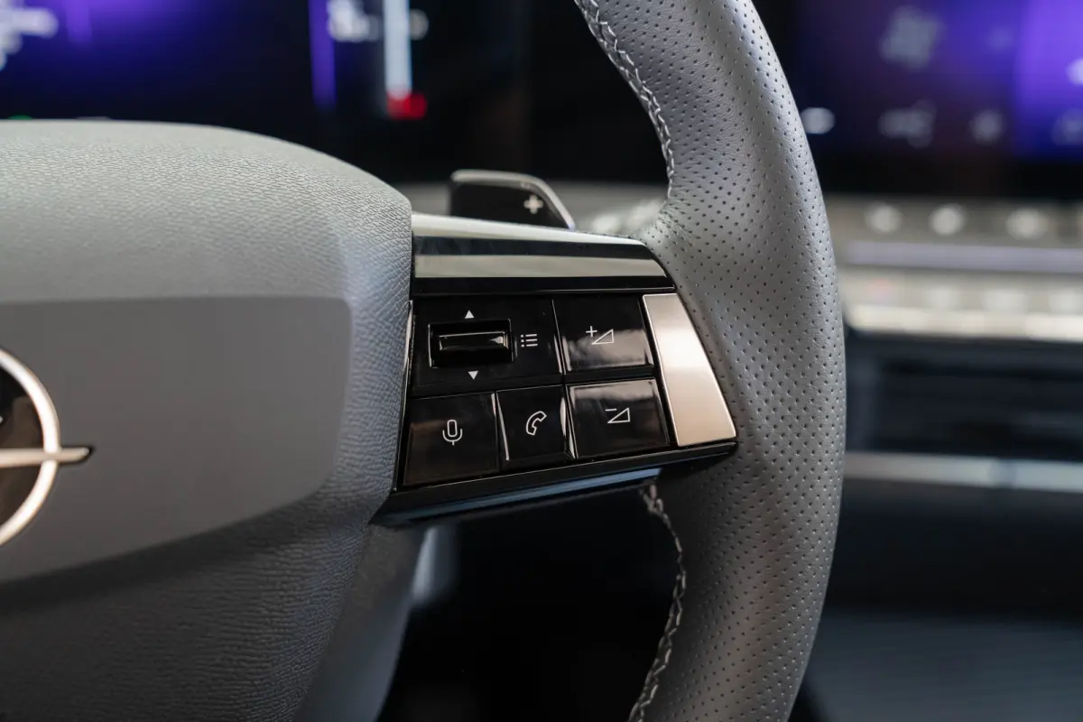 1.2 Turbo Hybrid GS | Tot 8 Jaar Garantie | Schuif-Kanteldak | Alcantara | Head-Up | Keyless | Matrix LED | Stoel & Stuurverwarming |