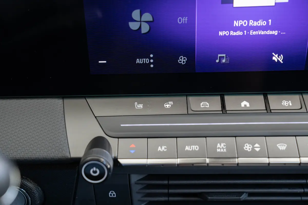 1.2 Turbo Hybrid GS | Tot 8 Jaar Garantie | Schuif-Kanteldak | Alcantara | Head-Up | Keyless | Matrix LED | Stoel & Stuurverwarming |