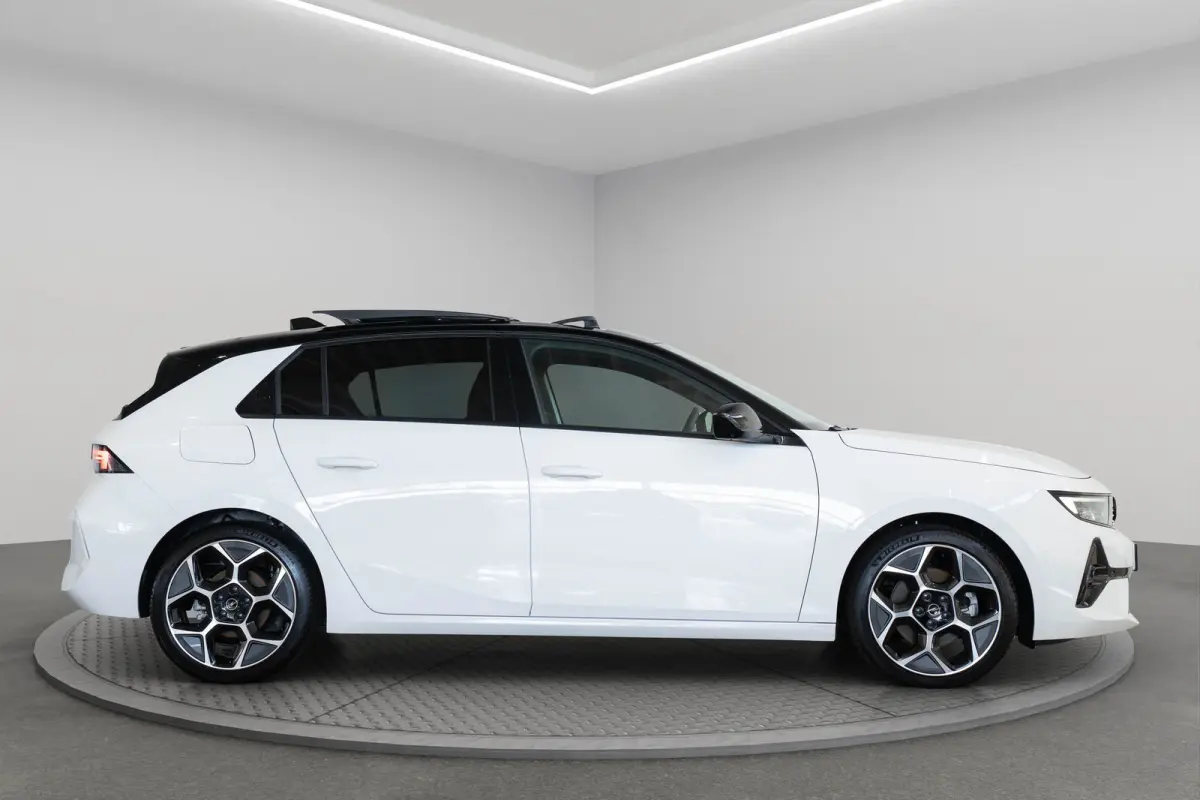 1.2 Turbo Hybrid GS | Tot 8 Jaar Garantie | Schuif-Kanteldak | Alcantara | Head-Up | Keyless | Matrix LED | Stoel & Stuurverwarming |