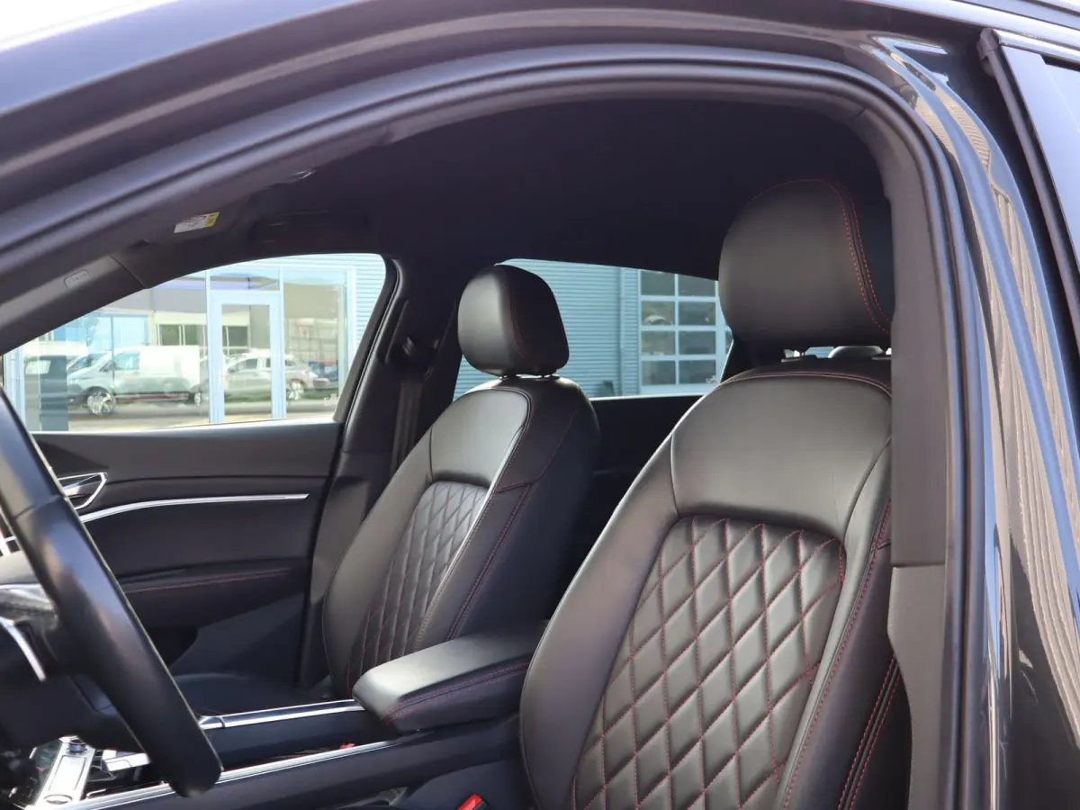 55 408pk quattro Advanced edition 95 kWh | SoH 94% | 21" Velgen | Leder | Achteruitrijcamera | Luchtvering | Voorstoelen Verwarmd