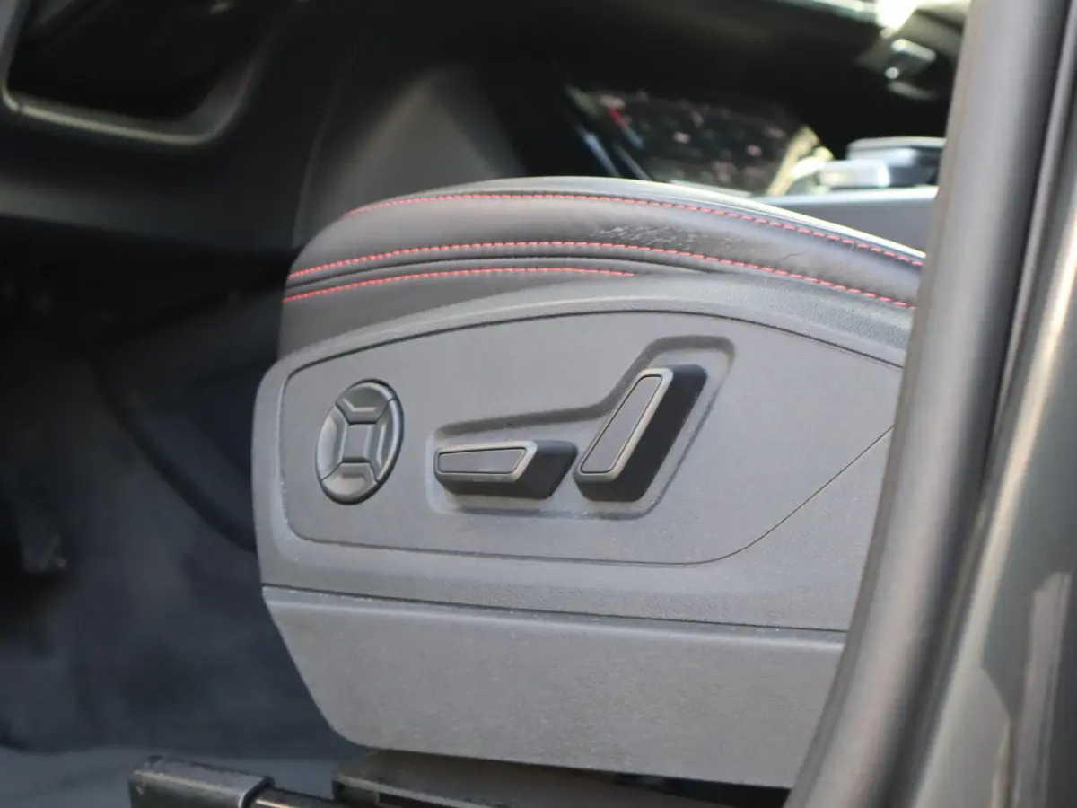 55 408pk quattro Advanced edition 95 kWh | SoH 94% | 21" Velgen | Leder | Achteruitrijcamera | Luchtvering | Voorstoelen Verwarmd