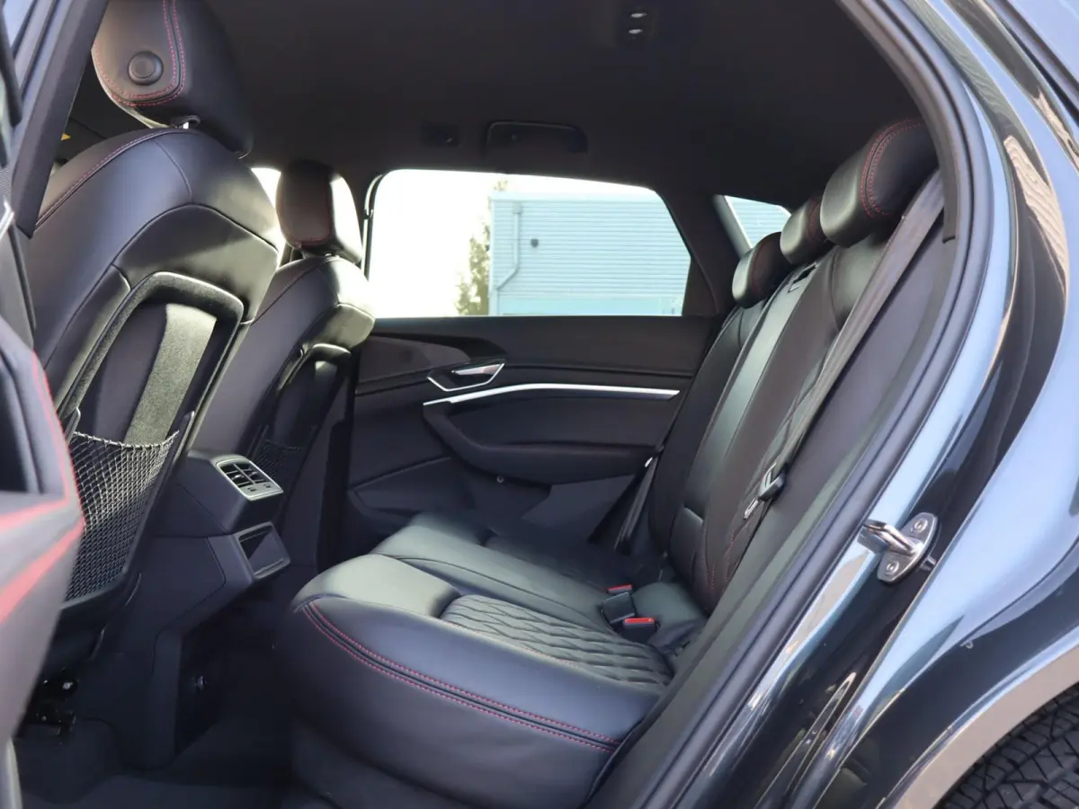 55 408pk quattro Advanced edition 95 kWh | SoH 94% | 21" Velgen | Leder | Achteruitrijcamera | Luchtvering | Voorstoelen Verwarmd