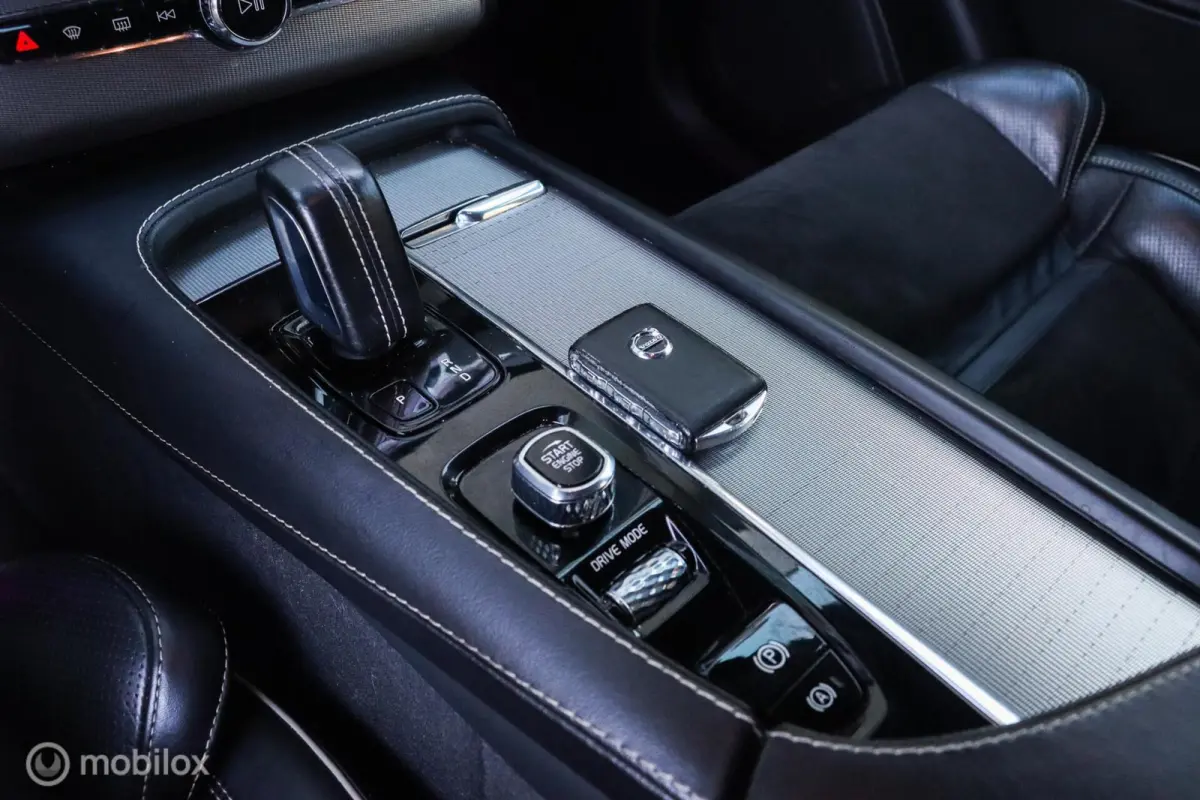 2.0 T8 Recharge AWD R-Design|7P|H&K AUDIO|ACC|MEMORY|TREKHAAK