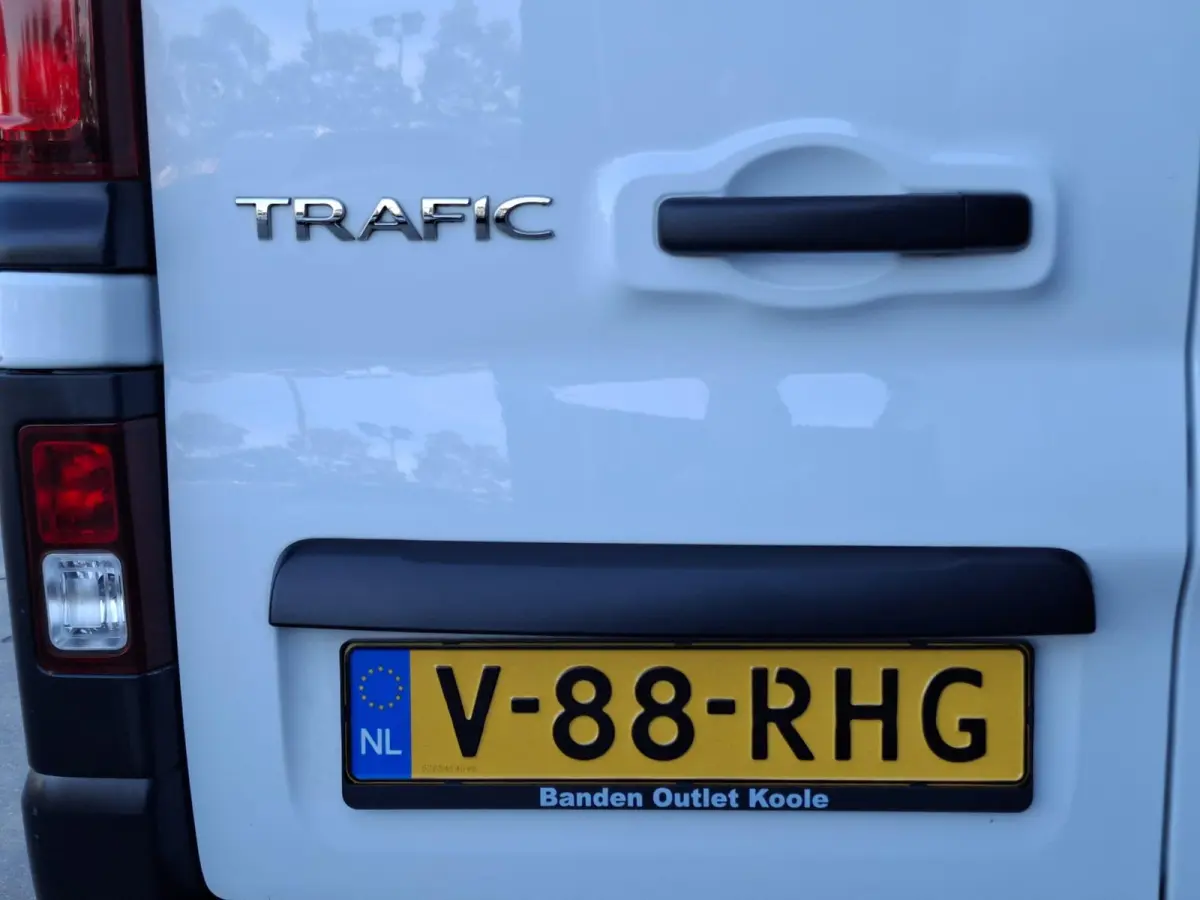 2.0 dCi 120 T29 L2H1 Luxe AIRCO / KASTEN INRICHTING / 3 ZITS / IMPERIAL / EURO 6