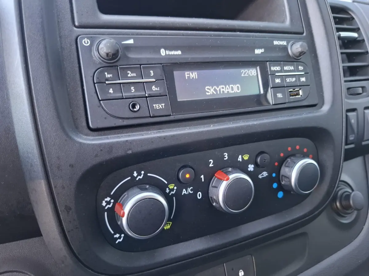 2.0 dCi 120 T29 L2H1 Luxe AIRCO / KASTEN INRICHTING / 3 ZITS / IMPERIAL / EURO 6