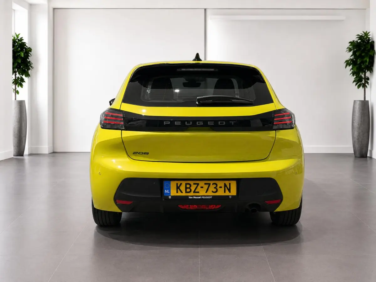 1.2 PureTech 100 Style | Navigatie | Apple Carplay/Android Auto | Parkeersensoren |