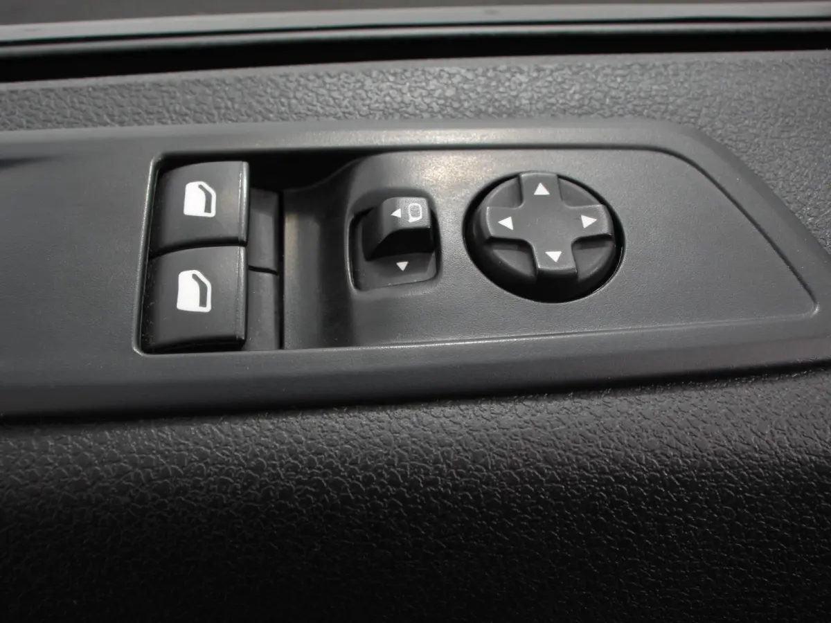 2.0 180PK Long Premium Dubbele Cabine Automaat Navigatie Apple Carplay/Android Auto Airco Bluetooth Trekhaak Betimmering