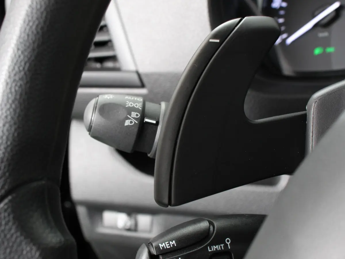 2.0 180PK Long Premium Dubbele Cabine Automaat Navigatie Apple Carplay/Android Auto Airco Bluetooth Trekhaak Betimmering