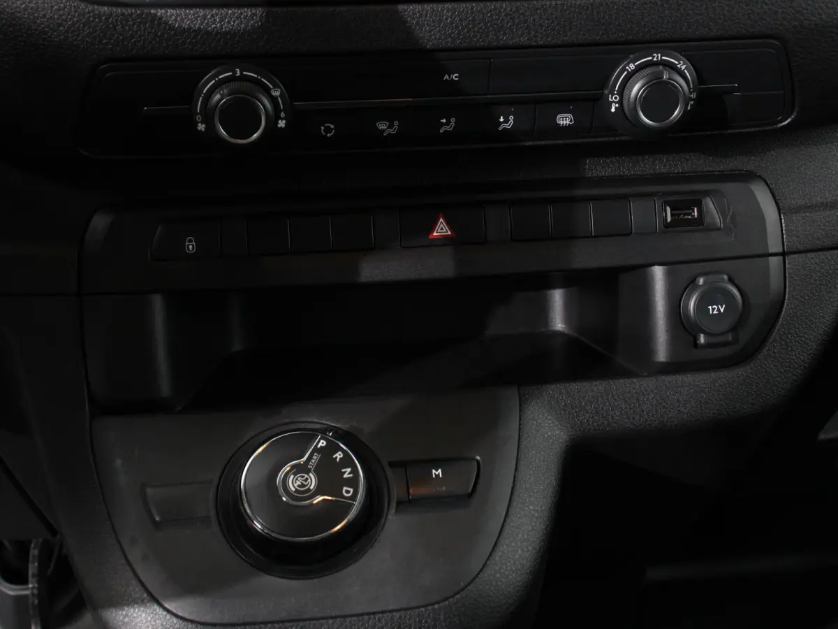 2.0 180PK Long Premium Dubbele Cabine Automaat Navigatie Apple Carplay/Android Auto Airco Bluetooth Trekhaak Betimmering